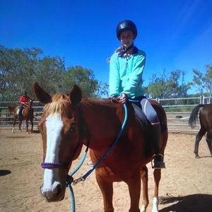 Meet your Posher, Elise